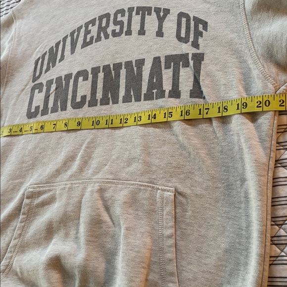 University of Cincinnati hoodie size small/Unisex - Picture 12 of 13